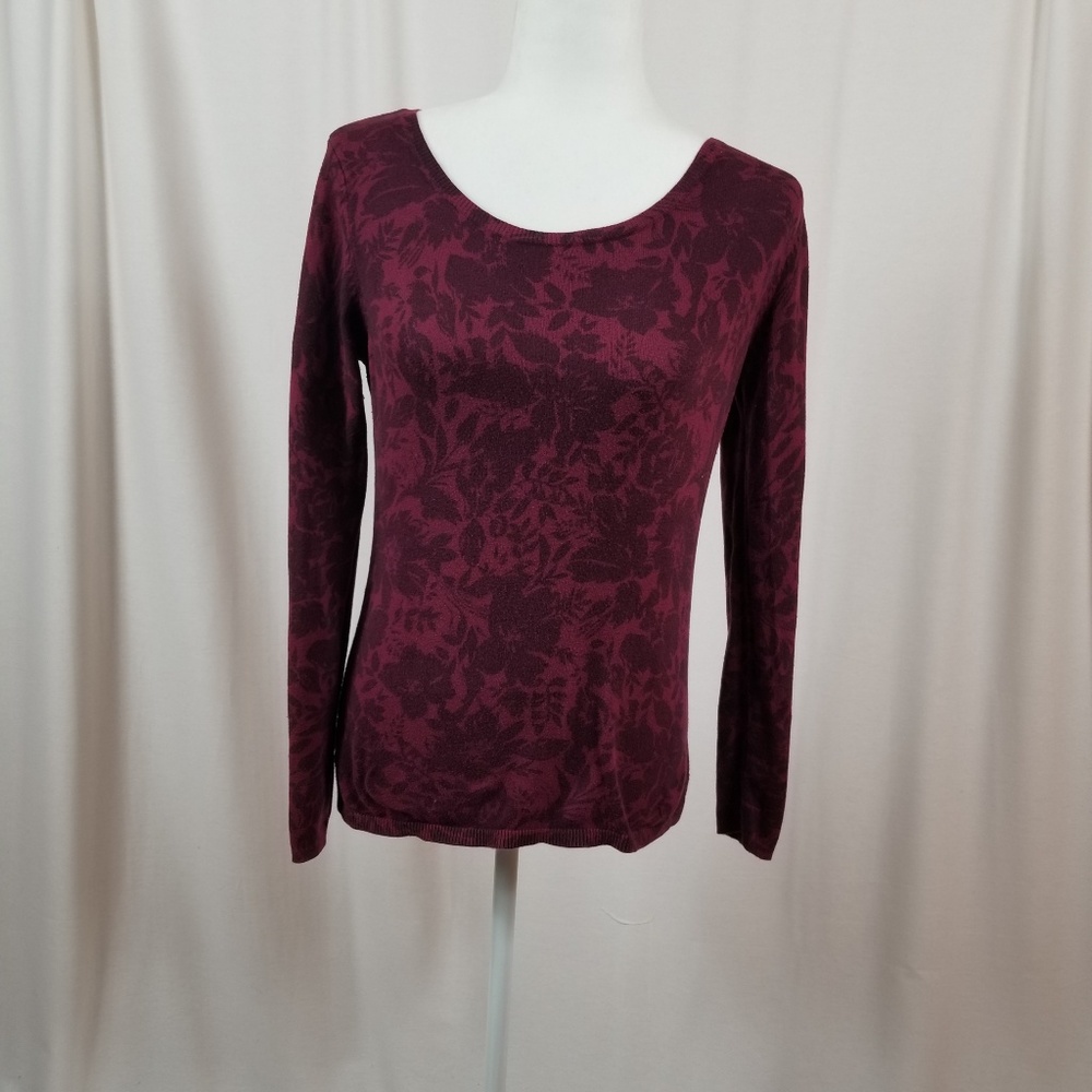 Old Navy maroon floral sweater. Size small.